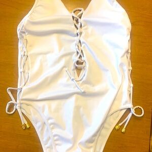 Women’s swim. Siren xlg. White gold